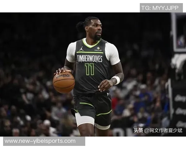 兰德尔表现失常13投仅中2球仅得10分助攻4次抢断3次引发球迷热议