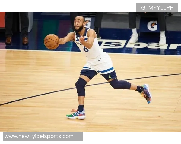 芬奇分析球队进攻节奏慢半拍换防不及时的问题